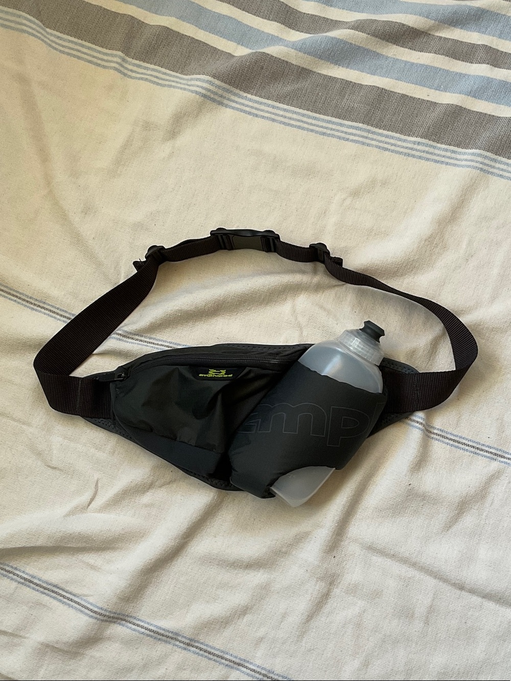Amphipod Run Belt with Hydration Bottle